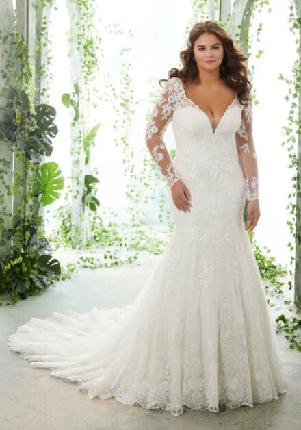 Wedding Dresses for Short, Chubby Brides
