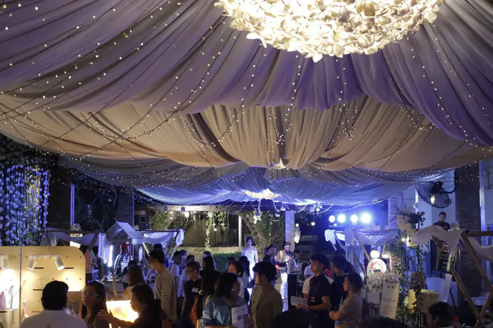 How to Survive a Bridal Fair (Without Getting Overwhelmed!)