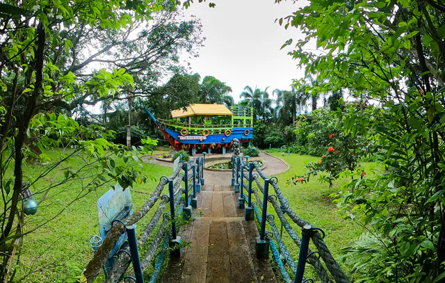 Galera, boat themed garden