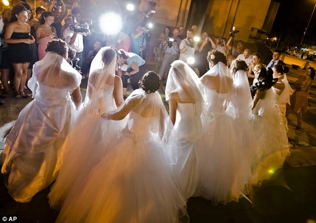 Wedding-Traditions-Around-the-World